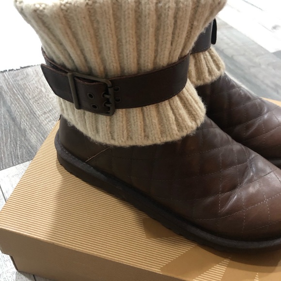 UGG size 7 W Cambridge Diamond Quilt Boot - Picture 3 of 5